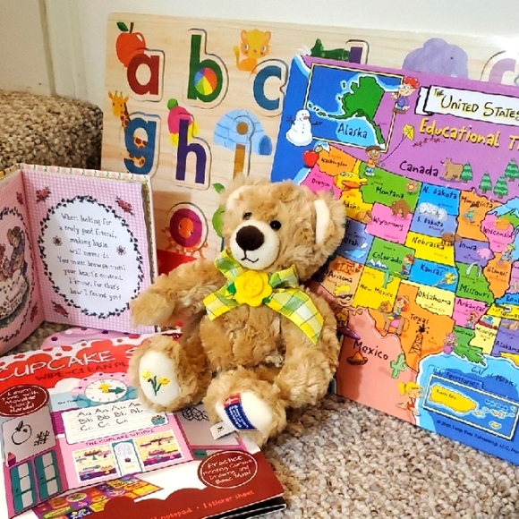 Children's Educational Bundle with Boyds Bear - Picture 1 of 13